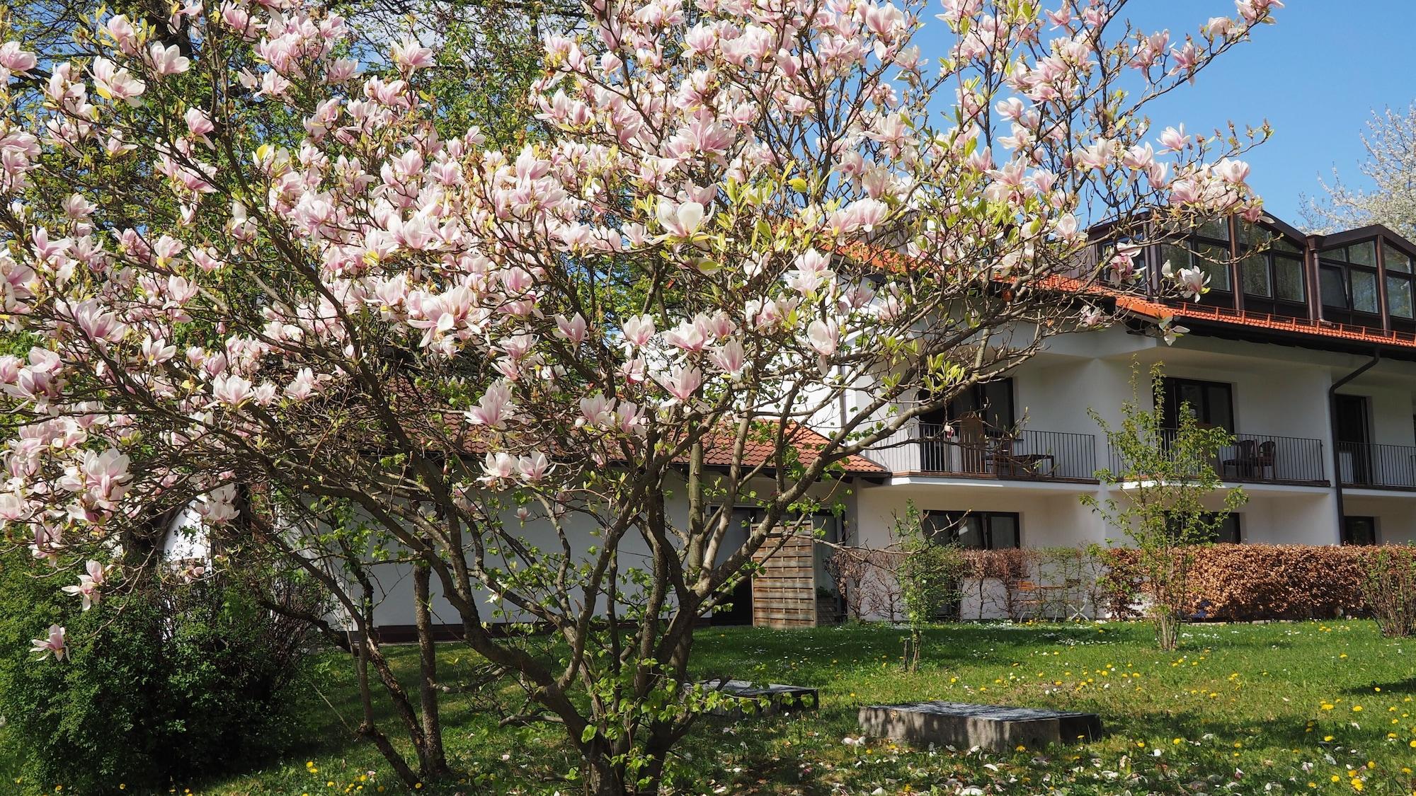 Hotel Am Moosfeld Múnich Exterior foto The hotel in 2019